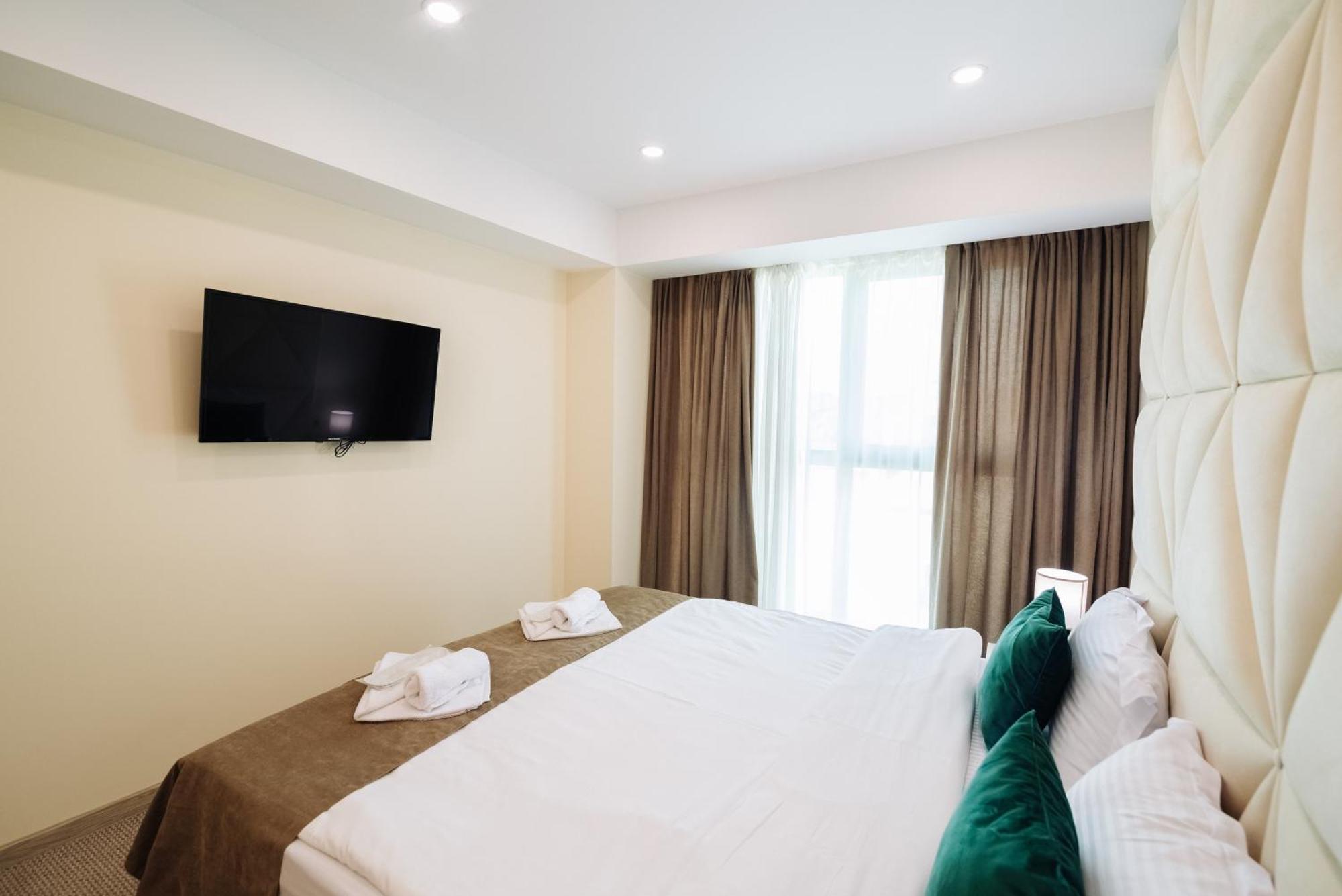 Royal Plaza Hotel تبليسي الغرفة الصورة