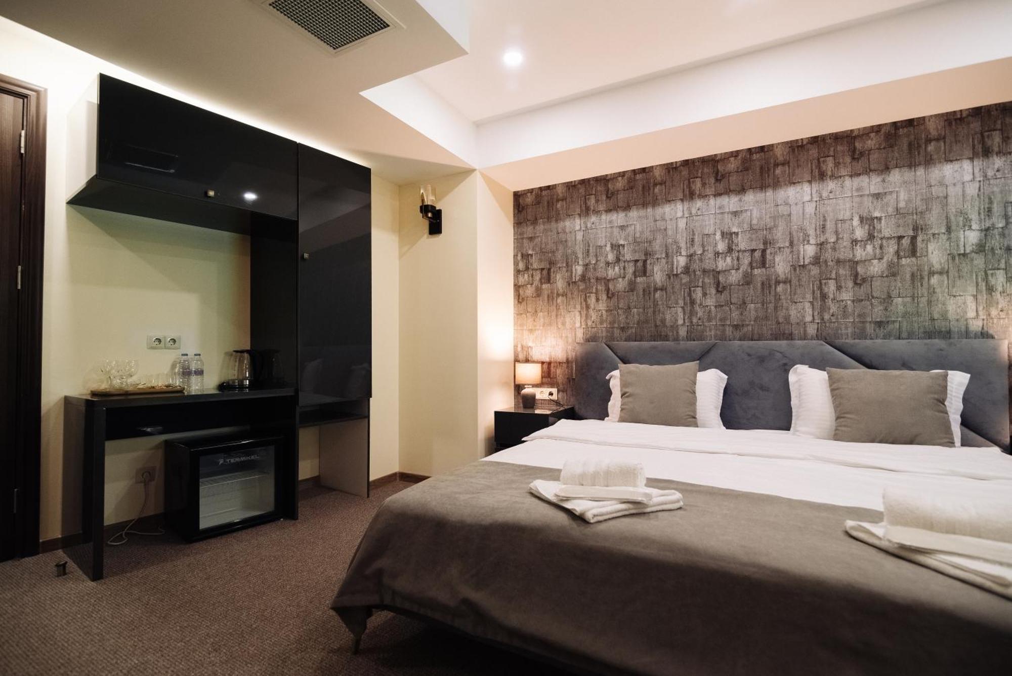 Royal Plaza Hotel تبليسي الغرفة الصورة